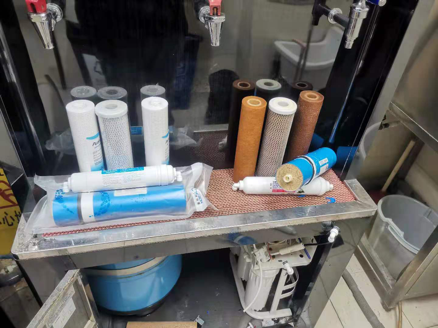 國林直飲水機廠家簡述—濾芯的重要性